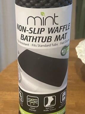 Mint Black Non-Slip Waffle Bathtub Mat